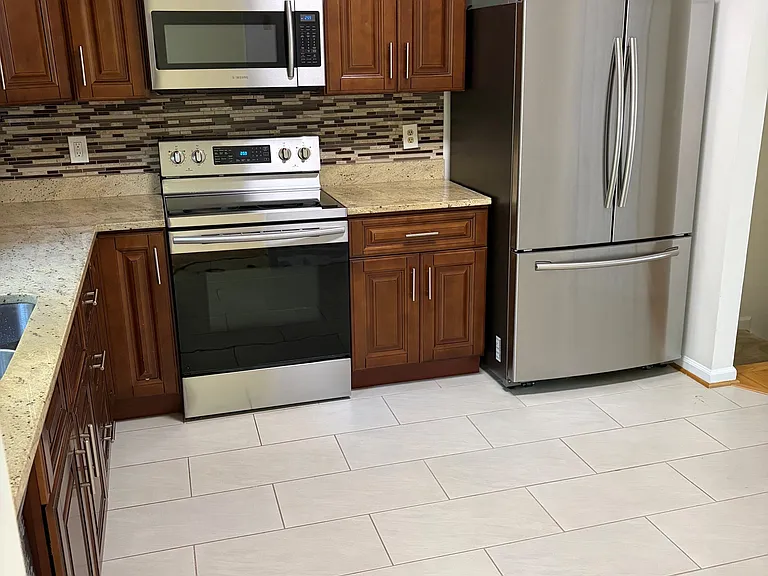 2032 Madrillon Springs Ct — Photo 8