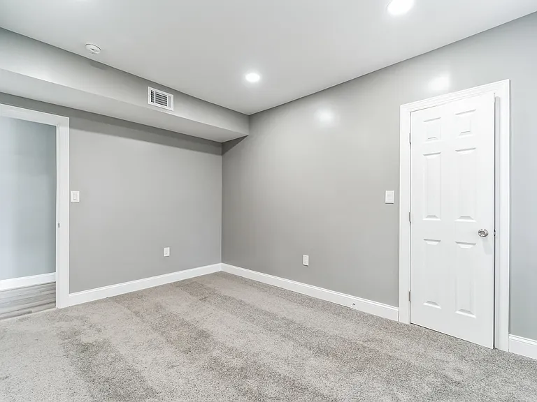4806 Liberty Heights Ave — Photo 46