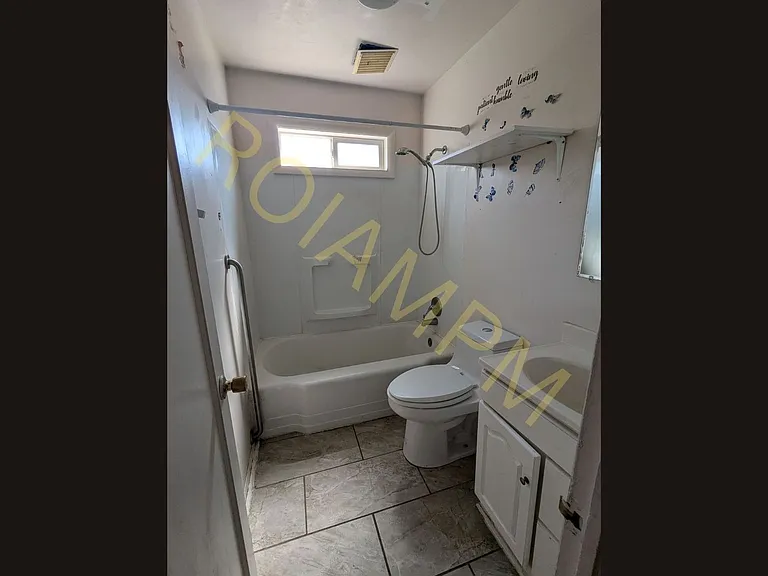217 Oregon St — Photo 5