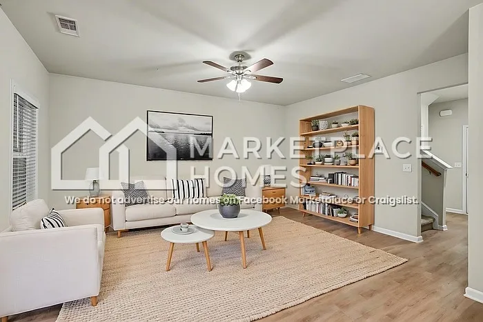 4 bed, 2.5 bath, 1897 sqft, $1,995 — Photo 2