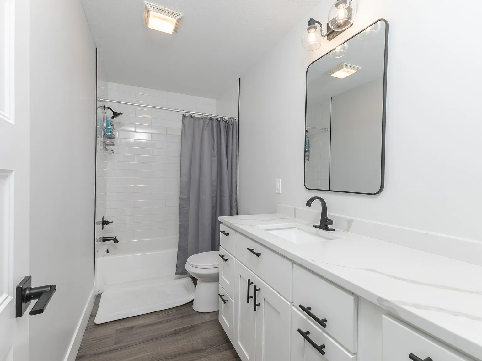 4 bed, 2.5 bath, 3024 sqft, $3,950 — Photo 3