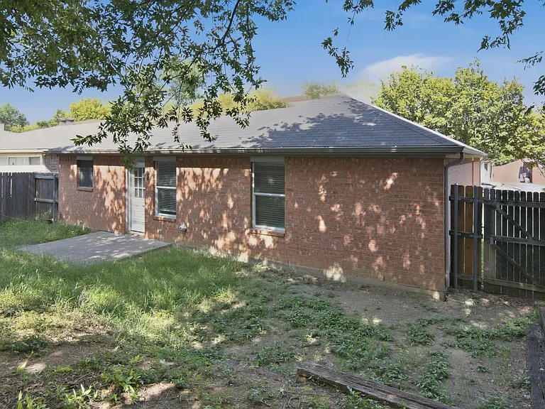 6317 Rockhaven Dr — Photo 25