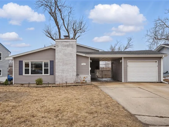 743 29th St NE, Cedar Rapids, IA 52402