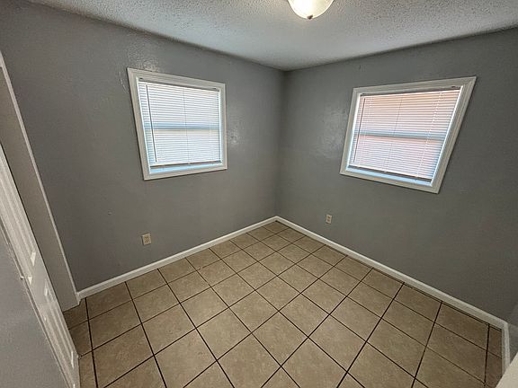 2nd image of 4701 SE 46th St