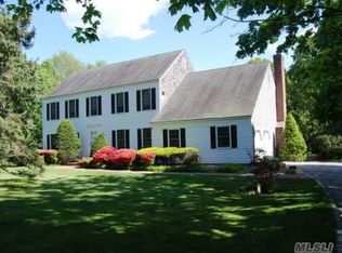 23 Branglebrink Rd, Saint James, NY 11780