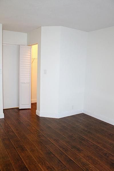 1st image of 1153 The Pointe Dr