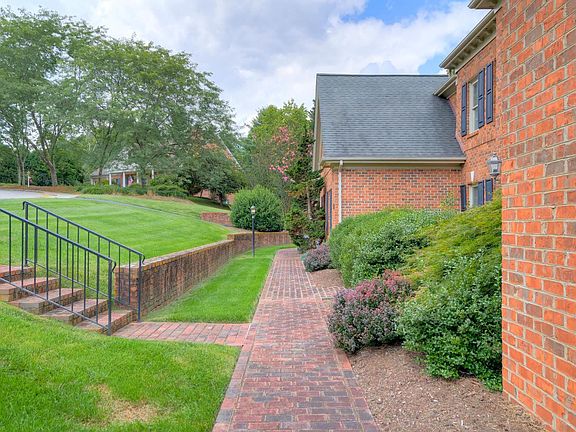 4th image of 206 Mateer Cir