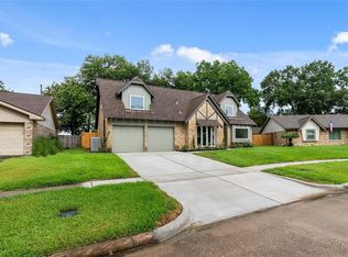 3215 Lazy Spring Dr, Houston, TX 77080