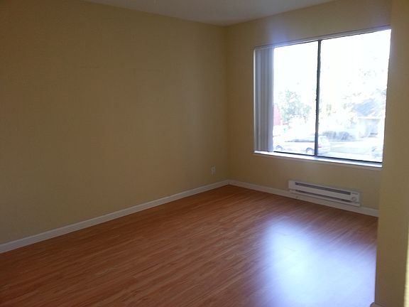 5th image of 704 Teatree Ct