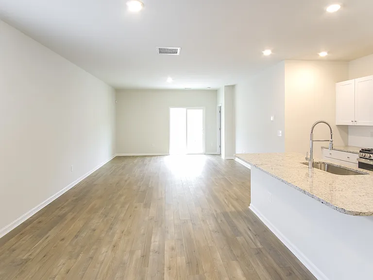 1158 Joywood Dr — Photo 3