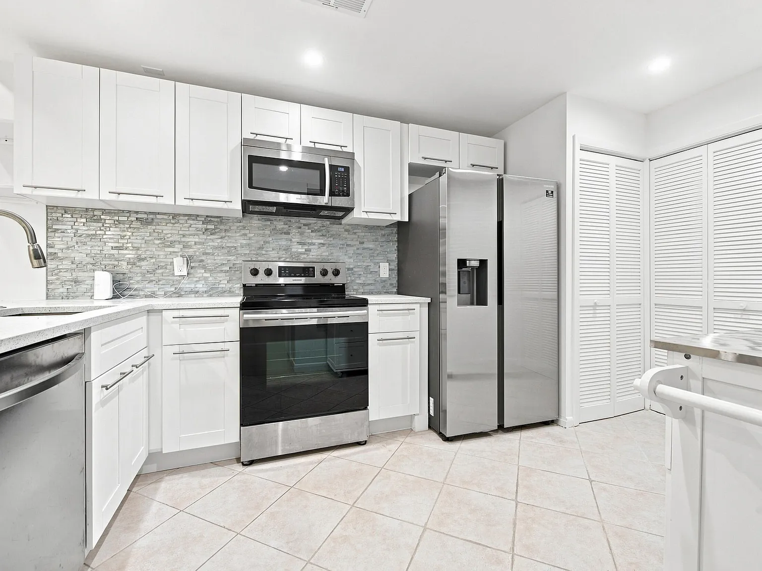 2 bed, 2.0 bath, 1208 sqft, $2,850 — Photo 1