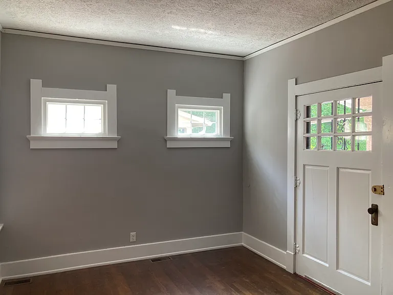 2138 Woodbourne Ave — Photo 4