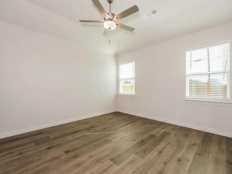 313 Patton Ln — Photo 8