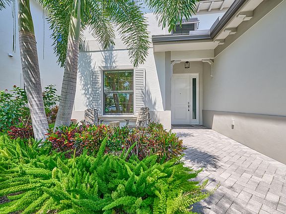 3rd image of 2819 Gin Berry Way