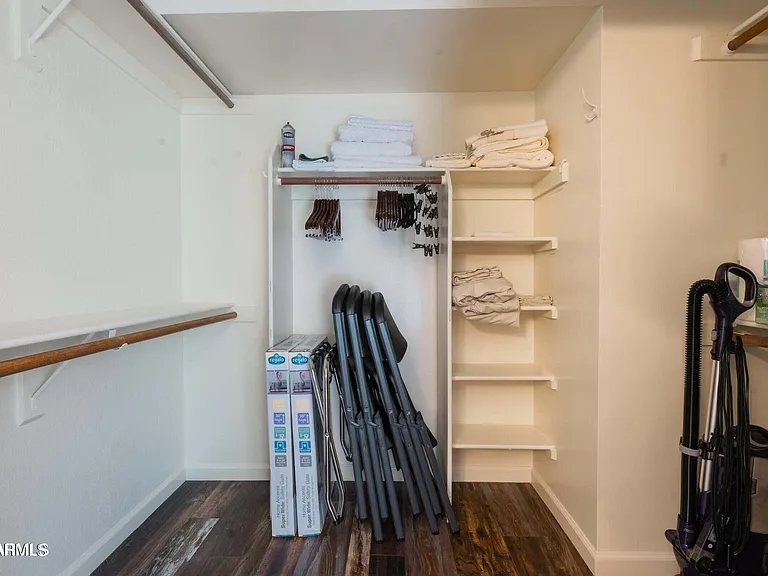 2322 E Millbrae Ct — Photo 19
