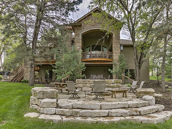 3rd image of 3129 S 174th Cir