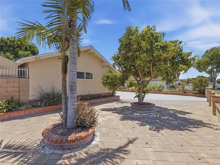 11642 Daniel Ave — Photo 7