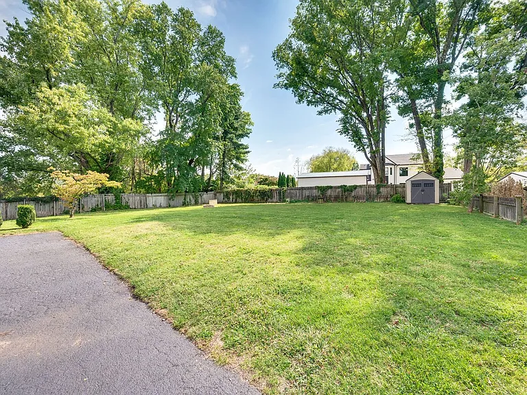 4809 Lynn Dr — Photo 34