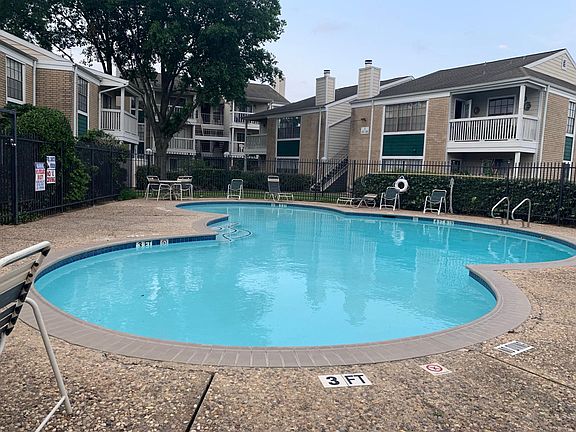 2nd image of 12660 Ashford Point Dr APT 711