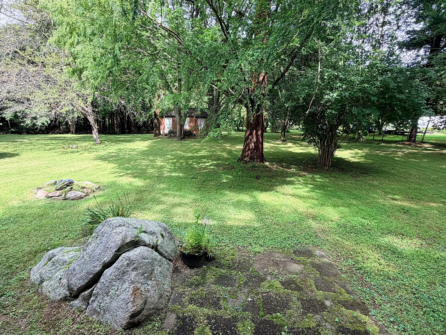 3 bed, 1.5 bath, 1100 sqft, $2,400 — Photo 3