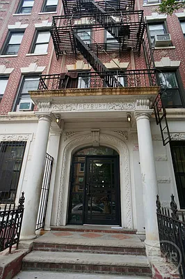 Rented by EXR | media 22