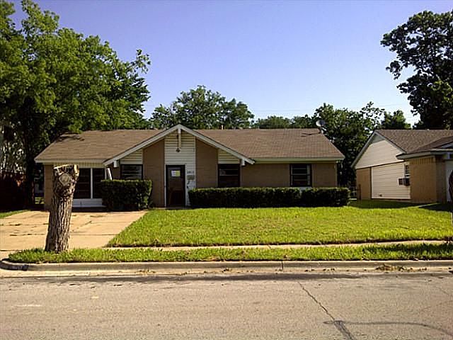 4017 Yellowstone St, Irving, TX 75062