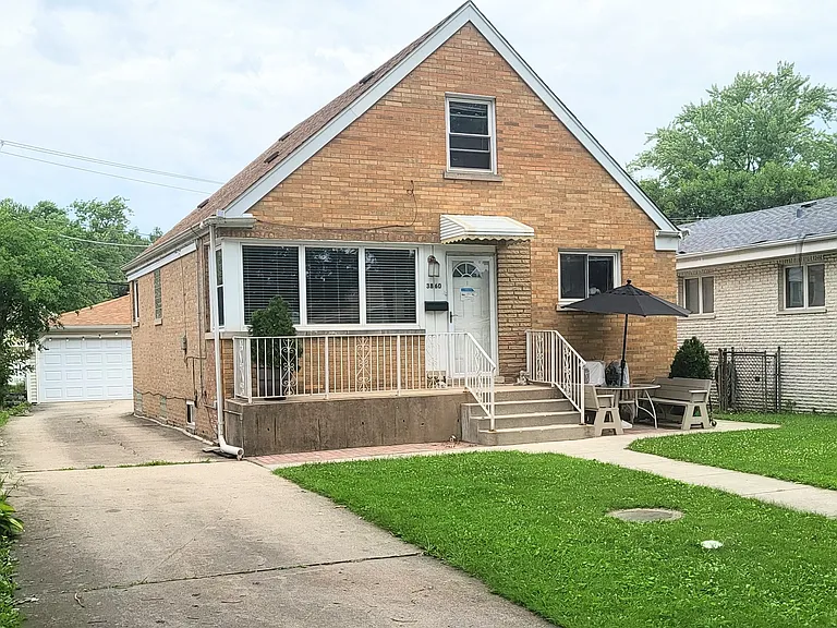 3860 Jarvis Ave — Photo 2