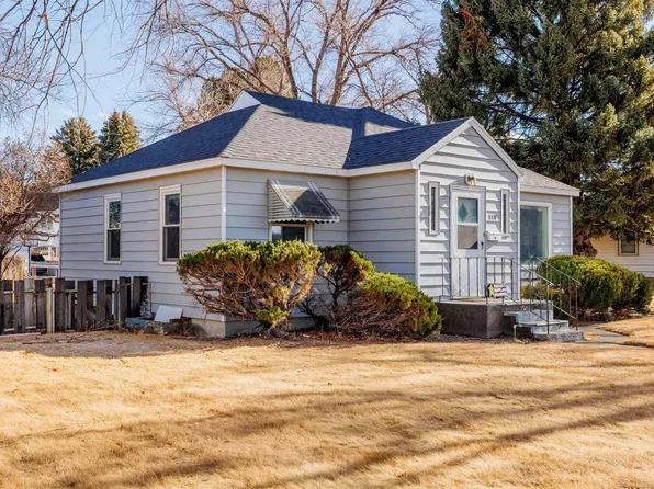 601 Circle Dr W, Cody, WY 82414