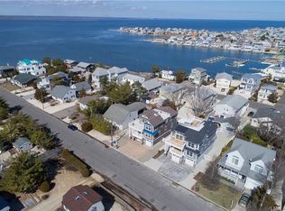 333 S 3rd St, Surf City, NJ 08008