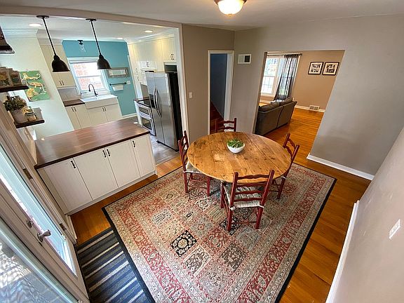 Open kitchen/dining