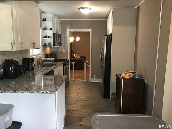 5th image of 3320 N El Vista Ave