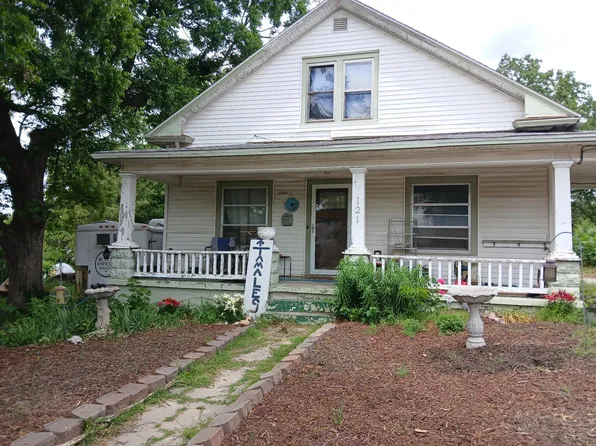 121 E 10th St, Concordia, KS 66901