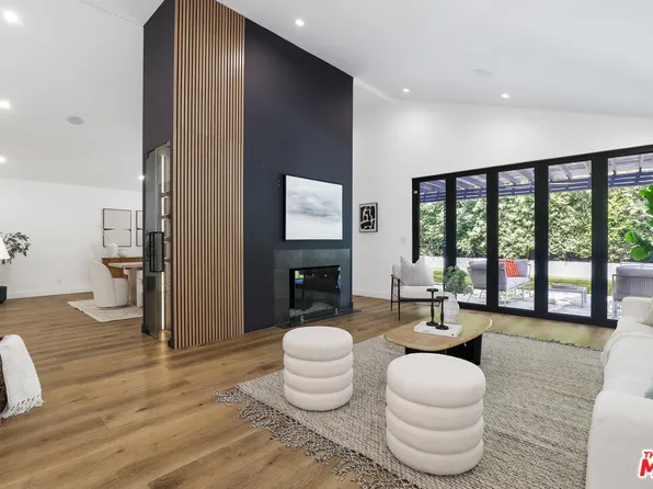 5900 Nita Ave, Woodland Hills, CA 91367