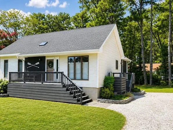 5349 Cedar Dr, Chincoteague Island, VA 23336