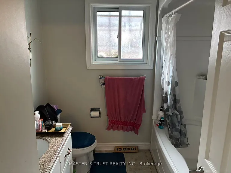 32 Gale Cres — Photo 16