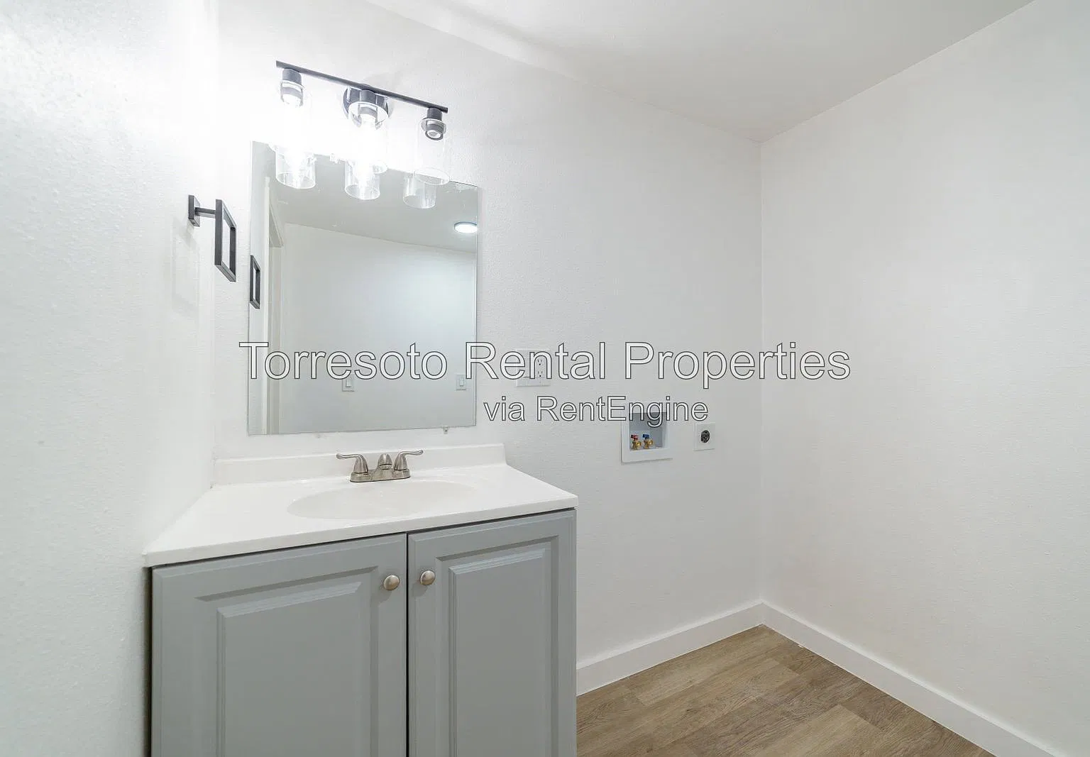 1 bed, 1.0 bath, $900 — Photo 2