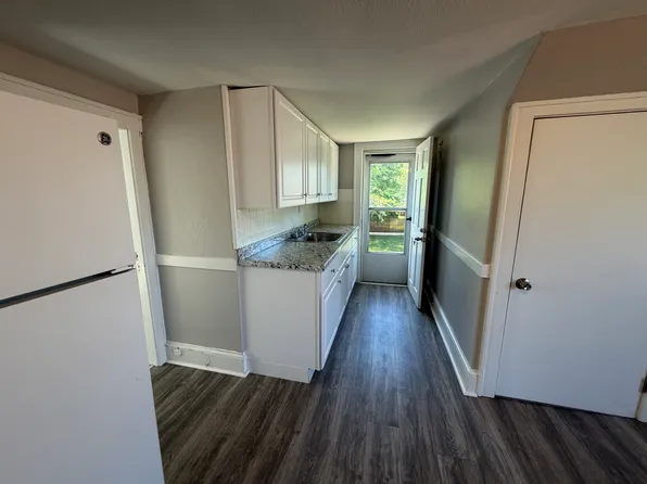 636 McKinstry Ave #2, Chicopee, MA 01020