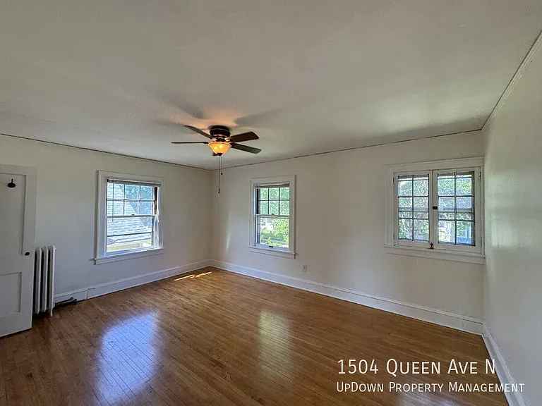 1504 Queen Ave N — Photo 23