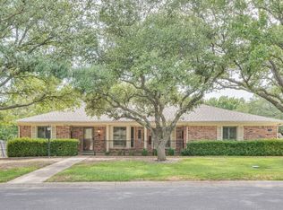 1106 Berkley Dr, Cleburne, TX 76033