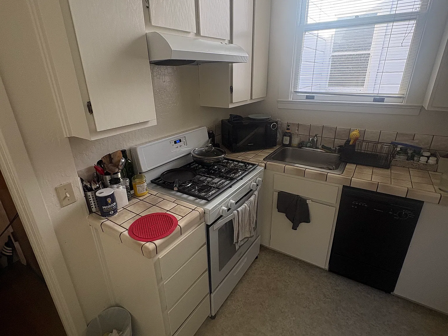 Studio, 500 sqft, $3,000 — Photo 4