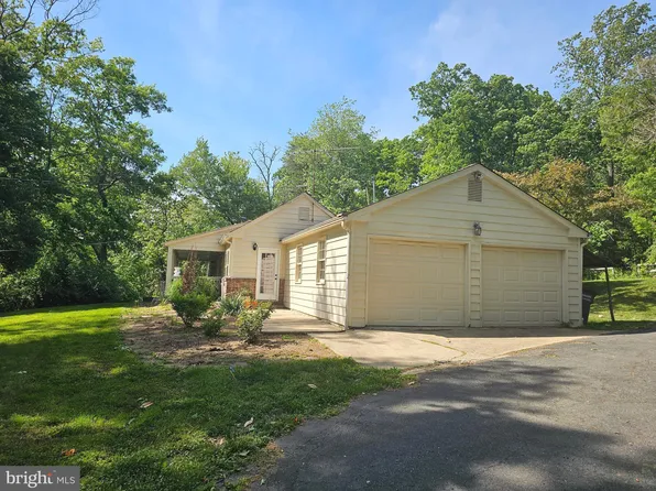 9126 Old Courthouse Rd, Vienna, VA 22182