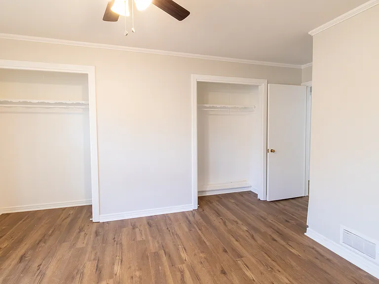 2400 Hampstead Ln — Photo 17