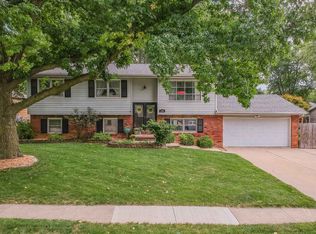 206 Robert Dr, Normal, IL 61761