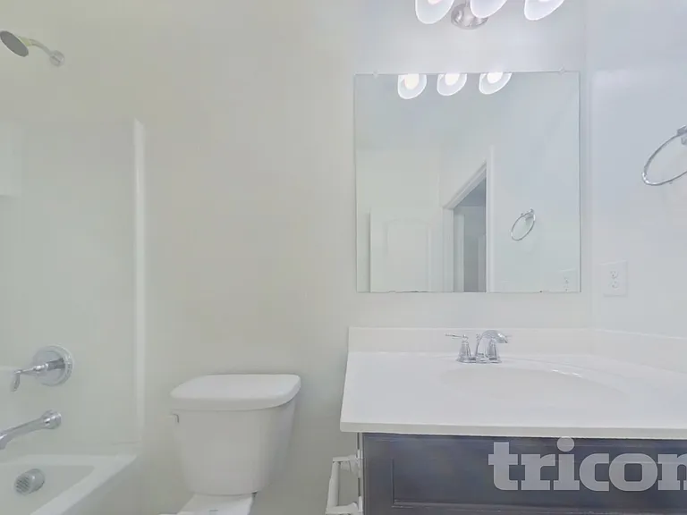 29300 W Clarendon Ave — Photo 13