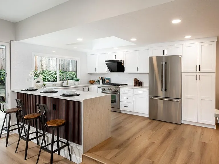 10531 Castine Ave — Photo 7