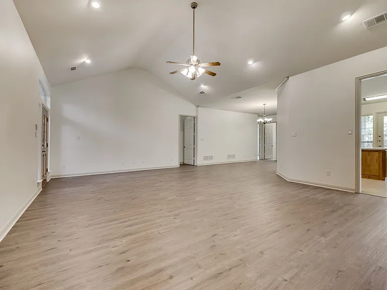 120 Cambridge Ct — Photo 24