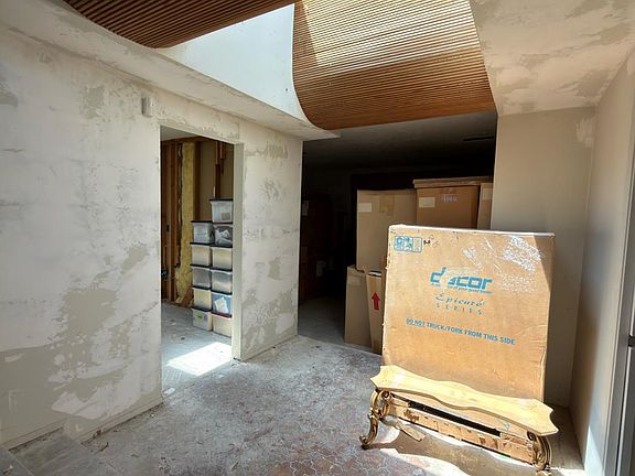 5th image of 409 Gabriel Dr