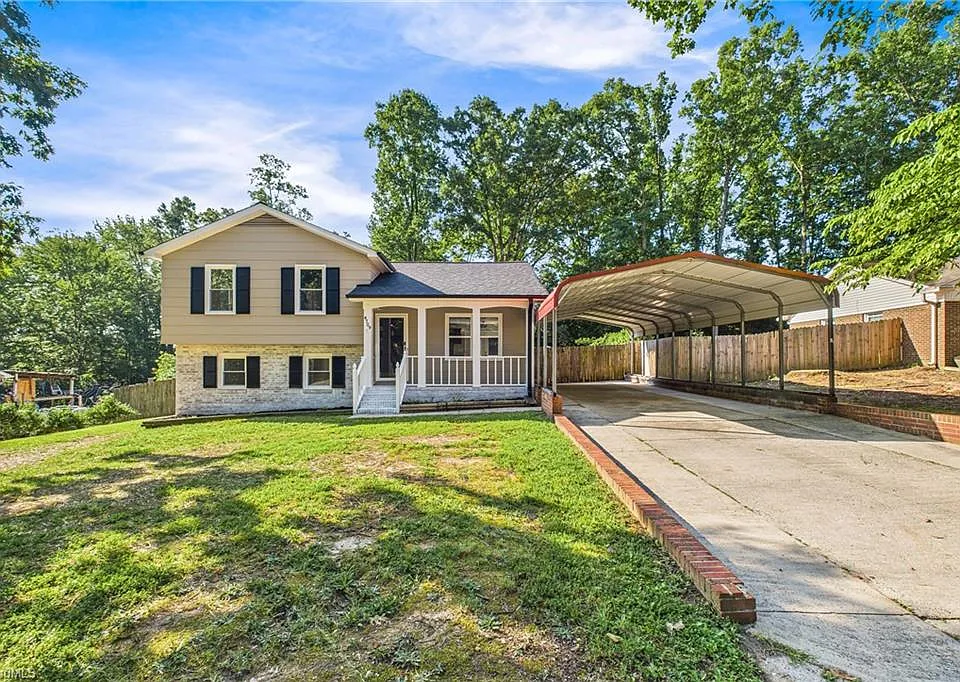 4709 Chaucer Dr