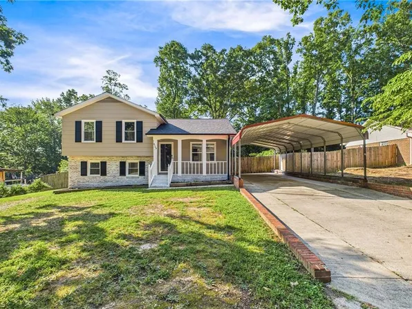 4709 Chaucer Dr, Greensboro, NC 27407