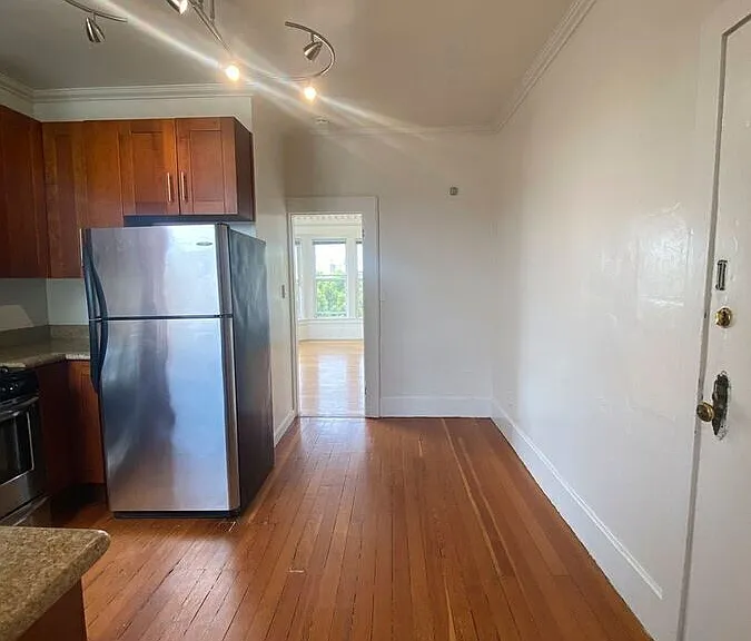 1380 Filbert St #8 — Photo 6